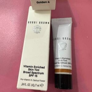 Bobbi Brown Vitamin Enriched Skin Tint Broad Spectrum SPF 15